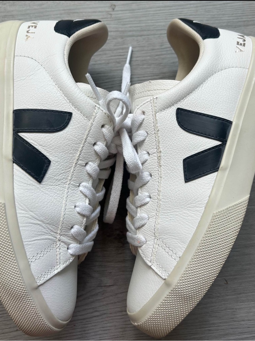 Veja Leather Sneakers size 6.5
